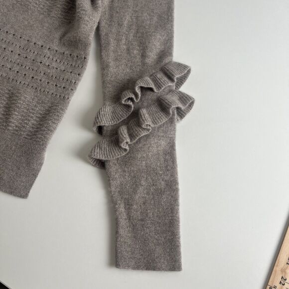 Neiman Marcus Cashmere Collection Sweater Womens Size M Gray Ruffled Sleeve‎ - Picture 9 of 13